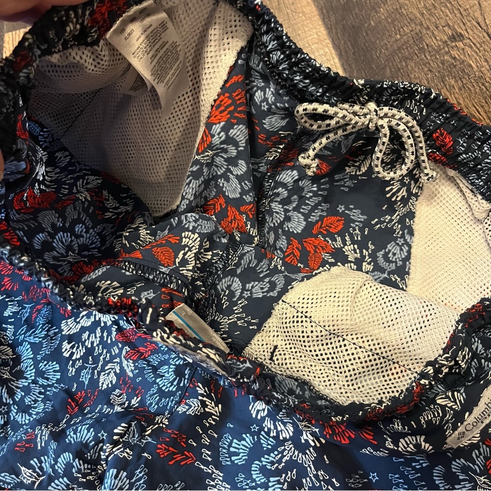 Columbia Floral Women's Athletic Shorts - Blue and Red - Picture 8 of 8